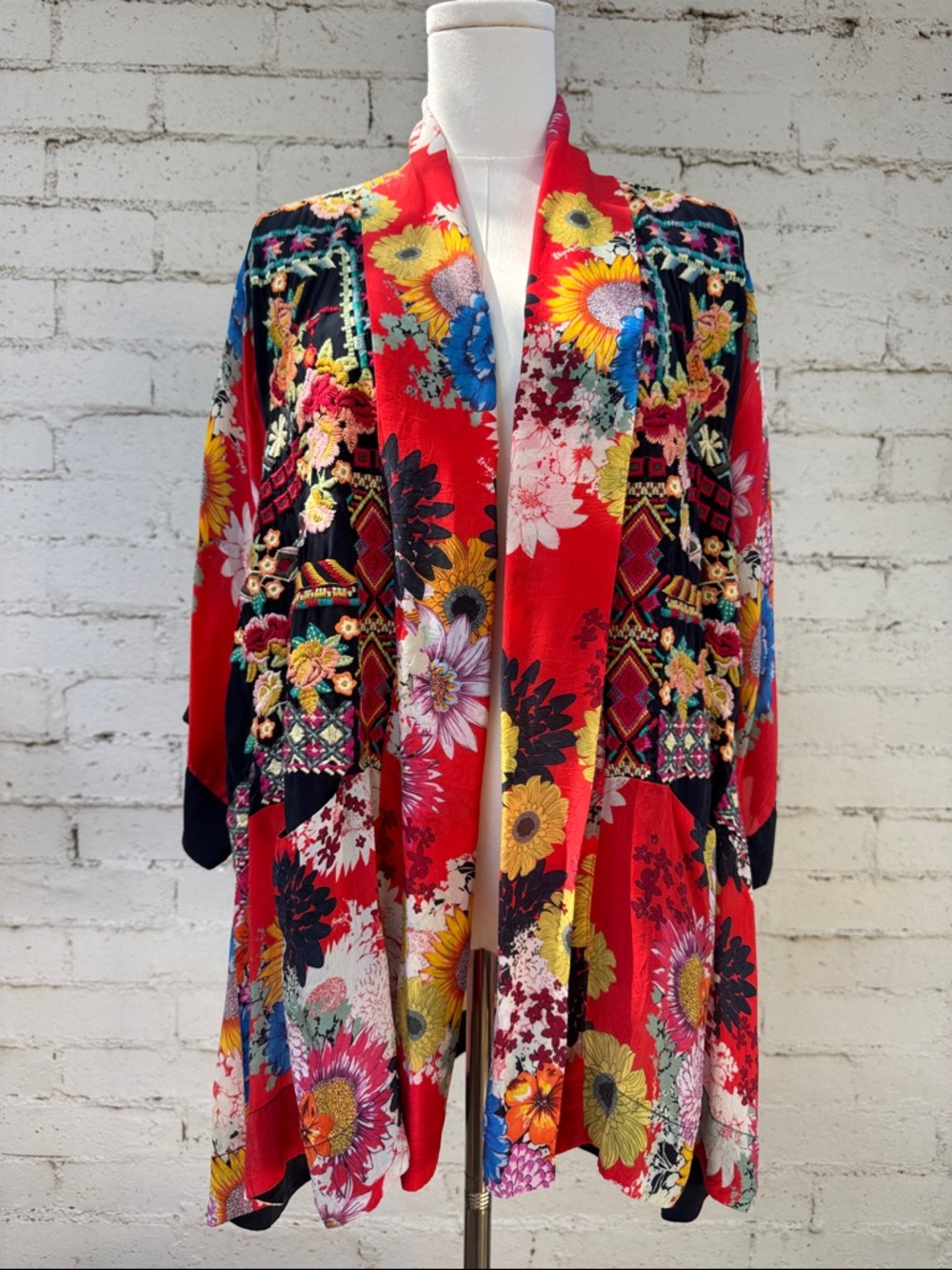 Johnny Was Mishka Rose Embroidery Silk Kimono Size Petite XS - Picture 4 of 14